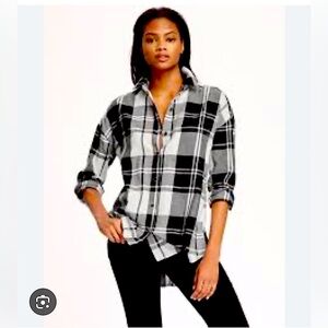 Athleta Women boyfriend Flannel Shirt | Black & White